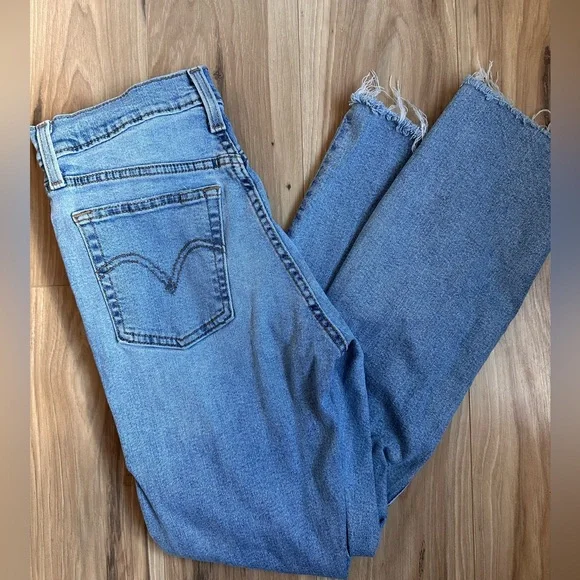 Levi's Wedgie Straight Jeans - Picture 4 of 4